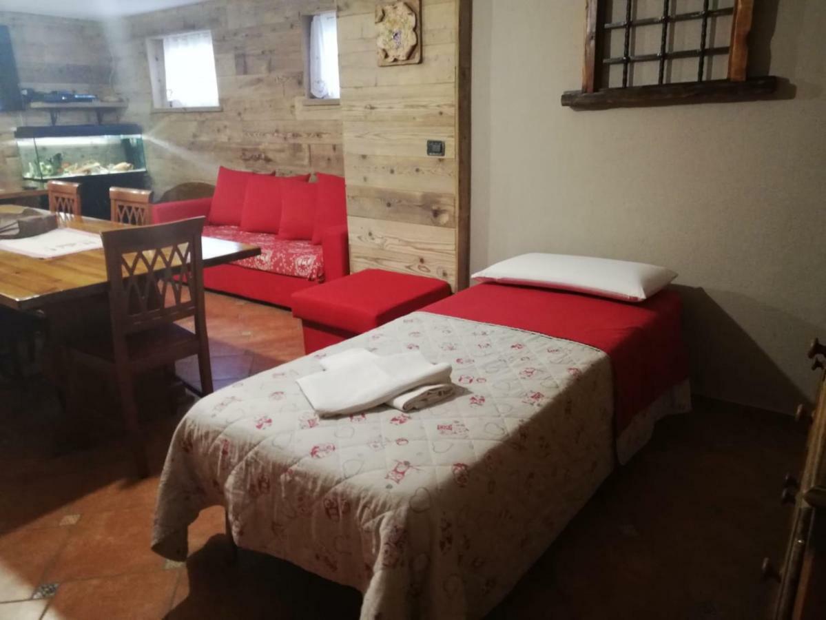 La Taverna Di Elide Aymavilles Kültér fotó