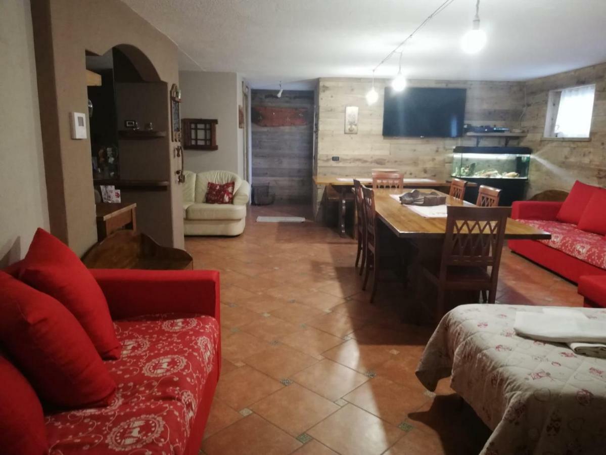 La Taverna Di Elide Aymavilles Kültér fotó