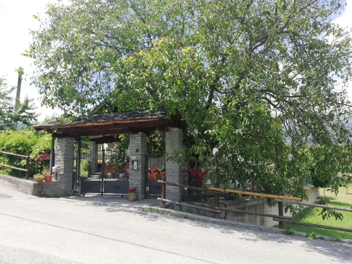 La Taverna Di Elide Aymavilles Kültér fotó