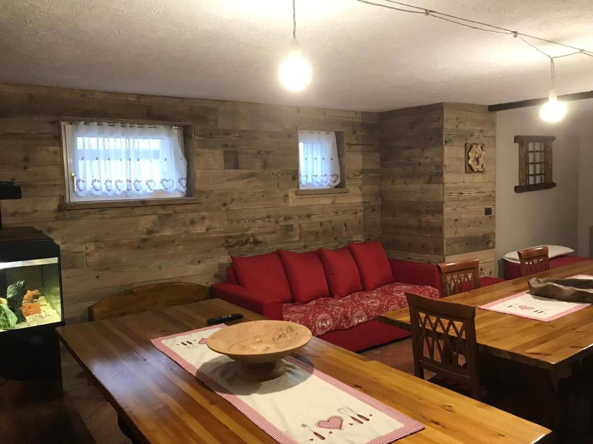 La Taverna Di Elide Aymavilles Kültér fotó